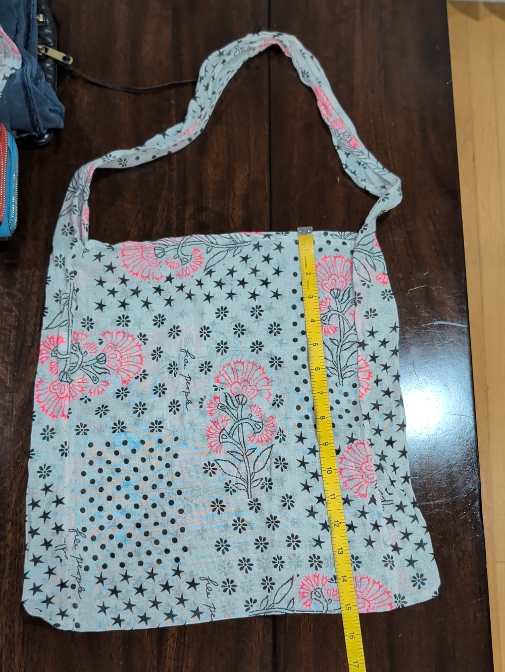 Crossbody Tote Bag in Light Gray and Pink